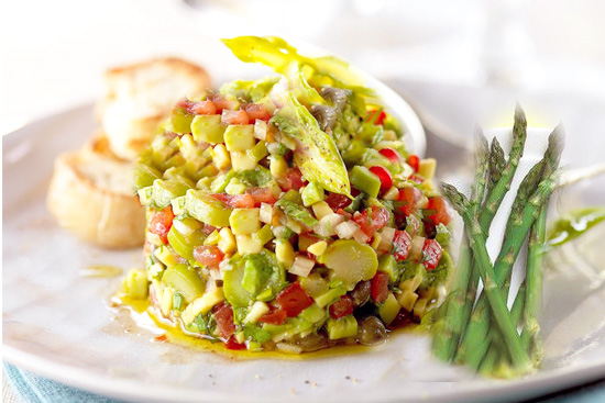 Tartar of asparagus avocado and tomato - A recipe by wefacecook.com