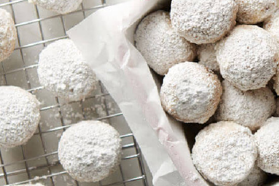 Walnut white chocolate snowball cookies 