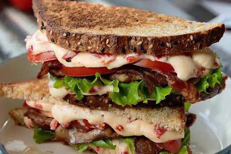 bacon-cheese-and-pimento-sandwich