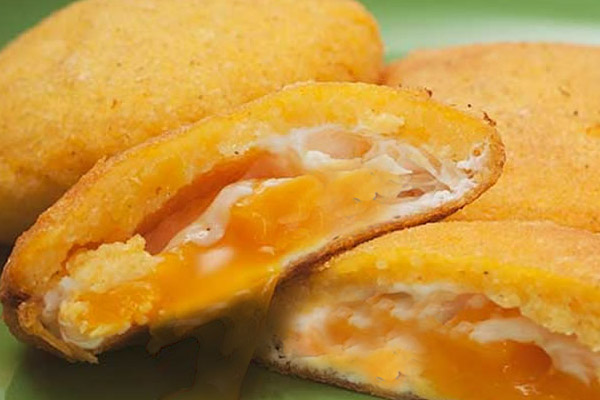 arepa-stuffed-with-egg