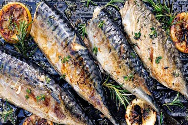 grilled-mackerel-with-lemon-and-garlic